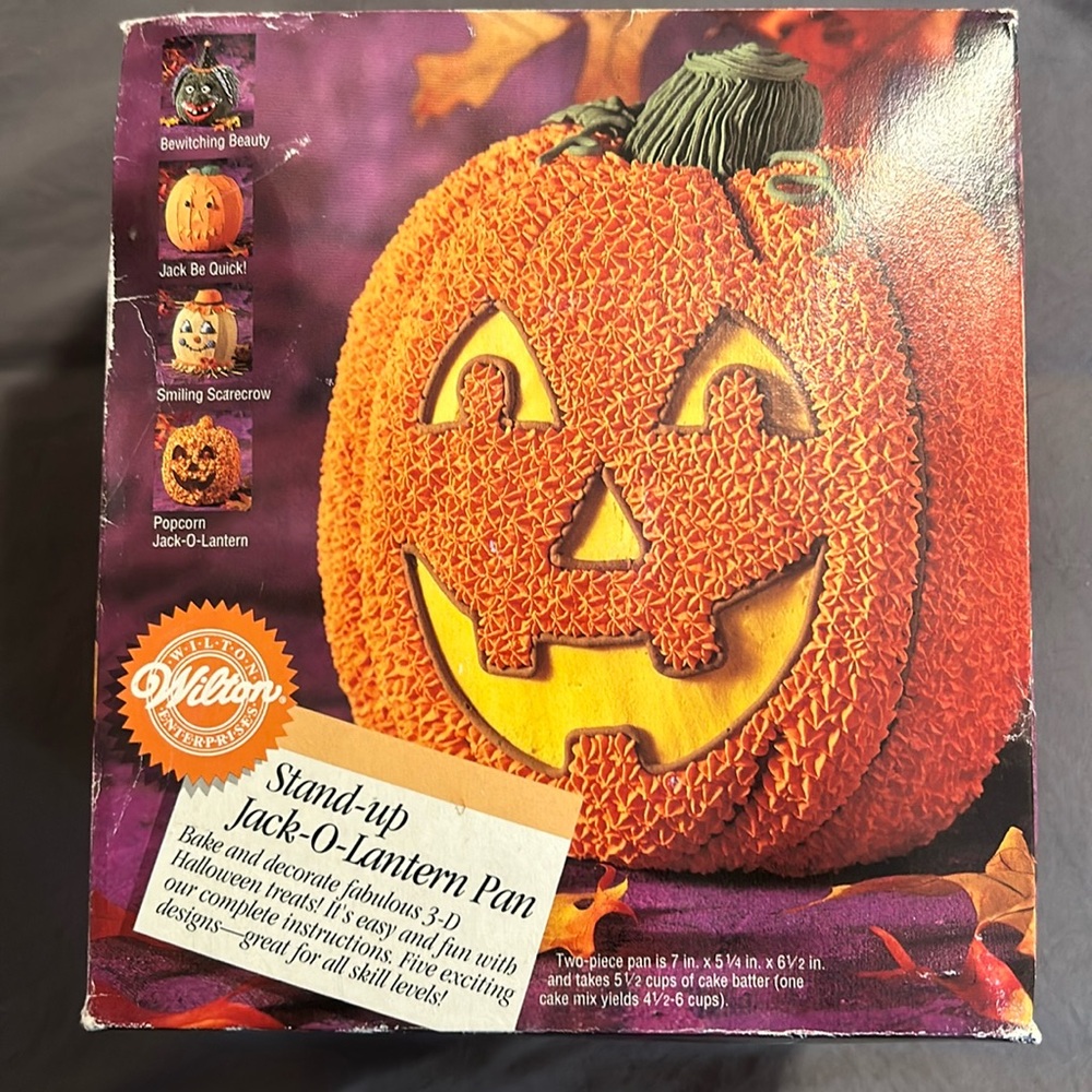 NIB Vintage Wilton Halloween Cake Pan 3D Stand Up Pumpkin Head